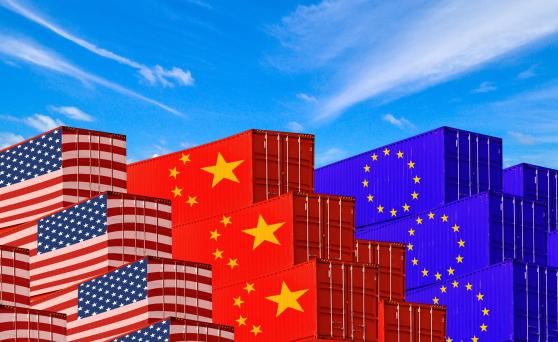 Analyse : la domination de la Chine dans la fabrication de technologies propres diminue à mesure que les investissements américains et européens augmentent