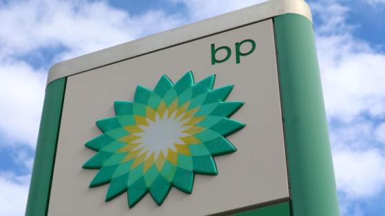 BP annonce une baisse de 40 % de ses bénéfices au premier trimestre, à la traîne par rapport à ses pairs du secteur dans un contexte de faibles prix de l’énergie