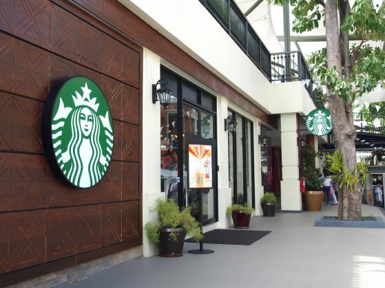Jim Cramer a perdu toute conviction envers le PDG de Starbucks : en savoir plus