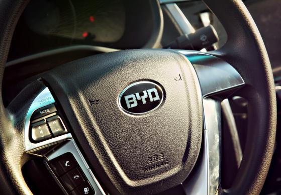 BYD affirme que ses ventes de véhicules ont bondi de 62 % en 2023