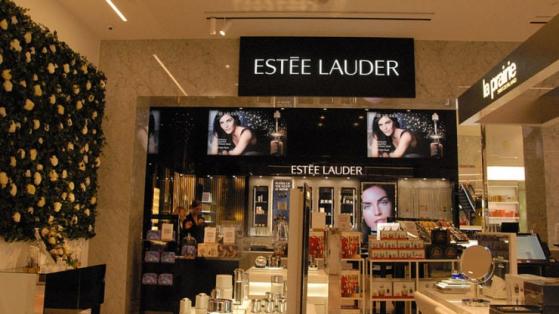 La publication des résultats décevants d’Estée Lauder laisse entrevoir de futurs licenciements