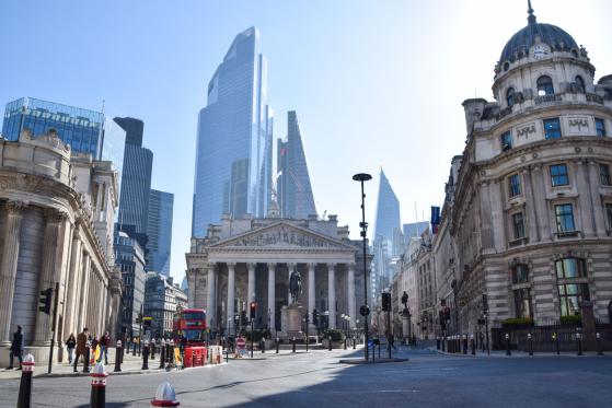 Royaume-Uni : la Banque d’Angleterre balaye de nouveau l’idée d’une baisse imminente du taux directeur