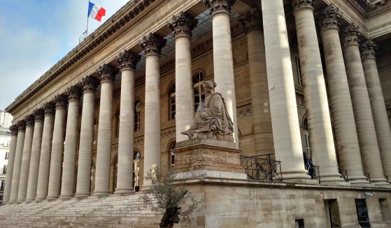 Modeste rebond du CAC 40 après une chute due à la dissolution de l’Assemblée nationale