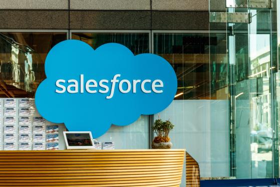 Le chiffre d’affaires de Salesforce au 1er trimestre bondit de 11 % : le titre continue d’en pâtir