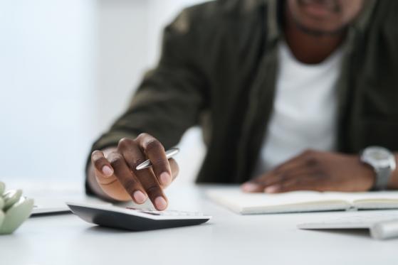 La Fed devrait rester prudente face à la persistance des pressions salariales